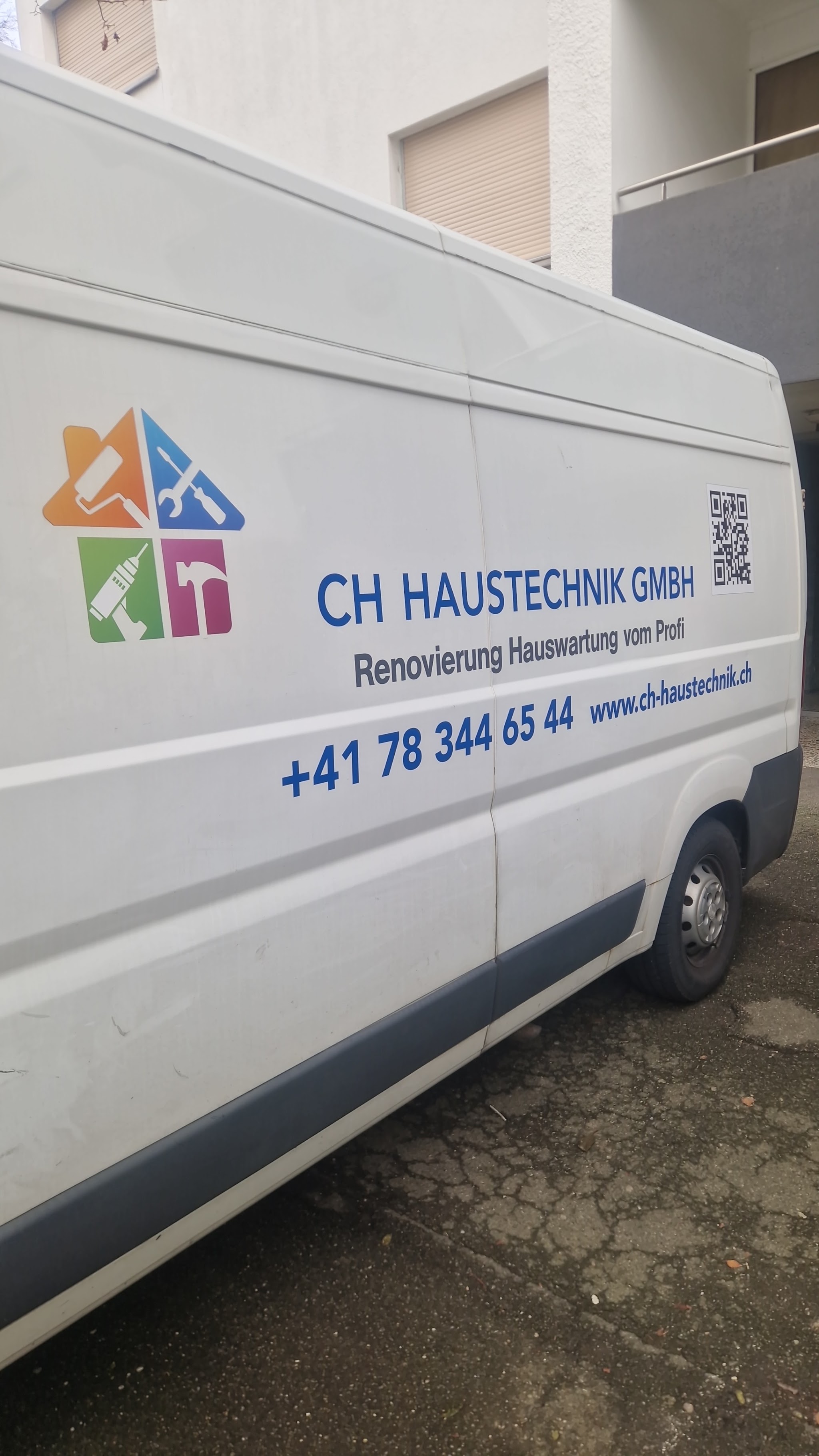Firmenfahrzeug der CH Haustechnik GmbH